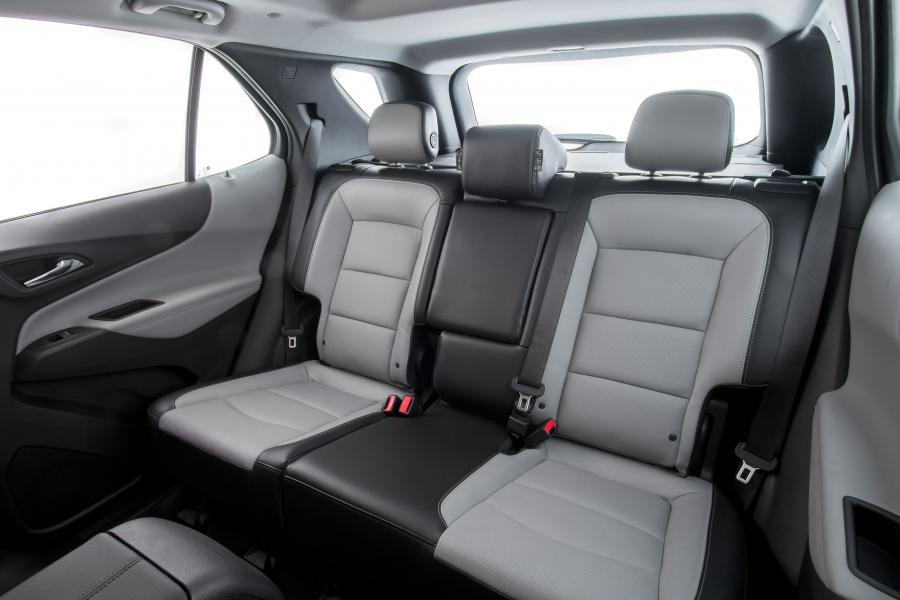 Интерьер Chevrolet Equinox Premier 2017 года  (LA) (фото 13 из 24)